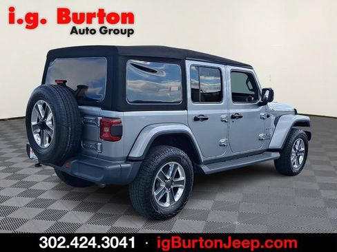 Used 2021 Jeep Wrangler Unlimited Sahara w/ LED Lighting Group AWD/4WD image 6