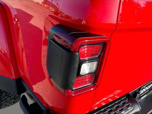 Used 2023 Jeep Gladiator Rubicon w/ LED Lighting Group AWD/4WD image 29