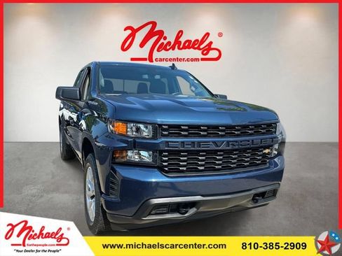 Used 2019 Chevrolet Silverado 1500 Custom w/ Custom Value Package AWD/4WD image 1
