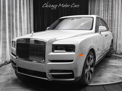 Used 2023 Rolls-Royce Cullinan image 2