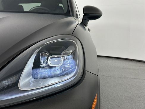 Certified 2023 Porsche Cayenne Coupe image 15