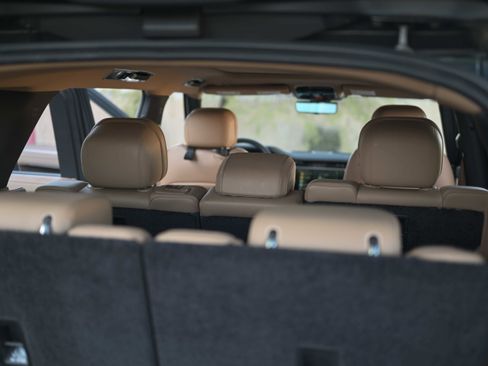 Used 2023 Land Rover Range Rover Long Wheelbase SE image 14