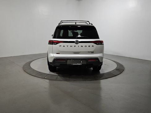New 2026 Nissan Pathfinder Platinum AWD/4WD image 4