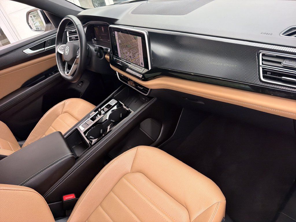 Certified 2026 Volkswagen Atlas Cross Sport SEL R-Line AWD/4WD image 32