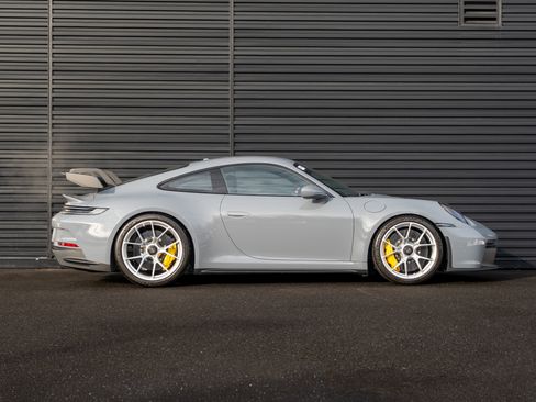 Certified 2024 Porsche 911 GT3 image 9