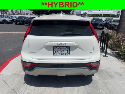 Used 2023 Kia Niro EX Touring FWD image 5