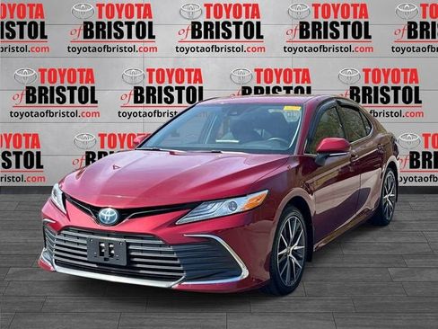 Used 2022 Toyota Camry XLE w/ Cold Weather Package FWD image 8