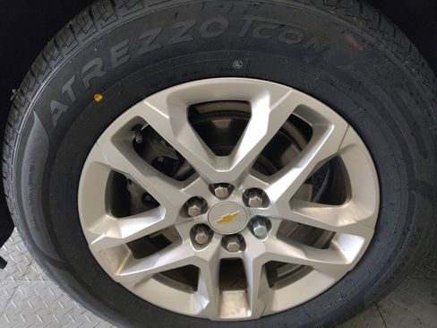 Used 2021 Chevrolet Traverse LS FWD image 31