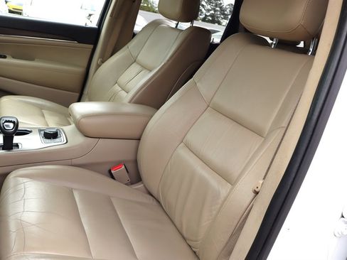 Used 2014 Jeep Grand Cherokee Limited w/ Trailer Tow Group IV image 19