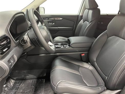 New 2025 Honda Pilot Touring image 13