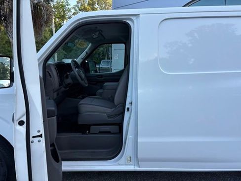 Used 2018 Nissan NV 2500 SV w/ Navigation Package RWD image 11