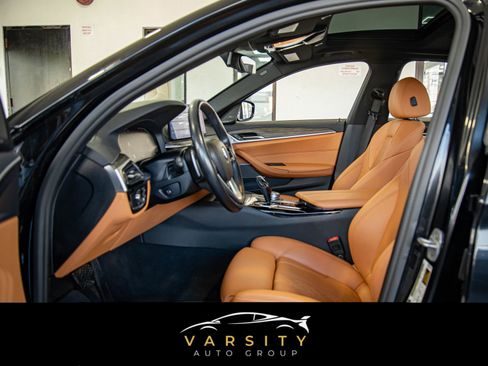 Used 2021 BMW 530i xDrive w/ Premium Package image 10