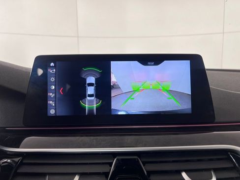 Used 2017 BMW 540i xDrive image 32