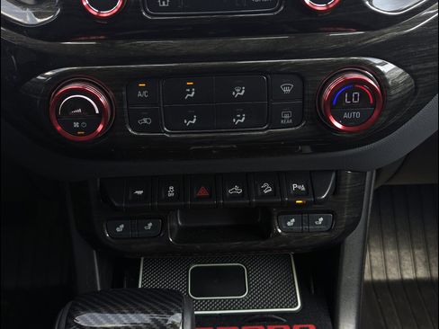 Used 2019 Chevrolet Colorado Z71 image 30