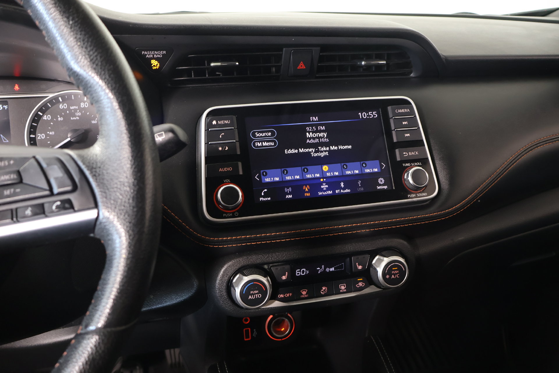 Used 2019 Nissan Kicks SR w/ SR Premium Package FWD image 5