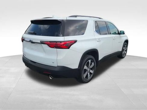 Used 2022 Chevrolet Traverse LT w/ LT Premium Package AWD/4WD image 5