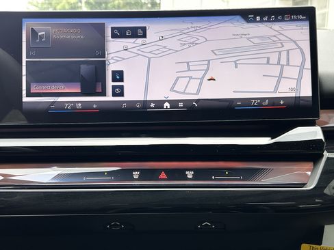Used 2027 BMW i5 eDrive40 w/ M Sport Package RWD image 16