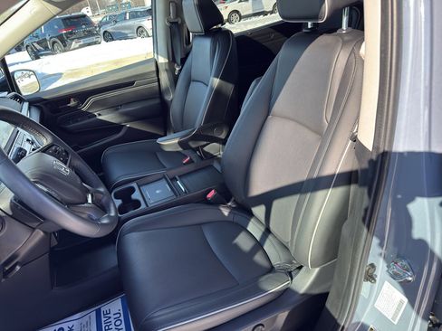 Used 2025 Honda Odyssey Touring image 10