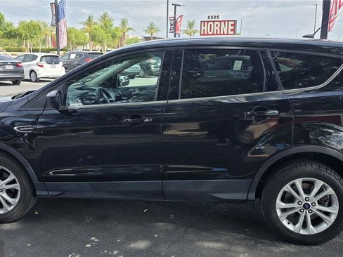 Used 2017 Ford Escape SE FWD image 8