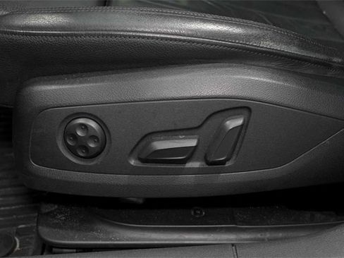 Used 2019 Audi A4 2.0T Premium w/ Convenience Package image 19