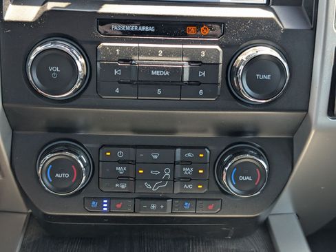 Used 2020 Ford F250 Lariat w/ Lariat Value Package AWD/4WD image 25