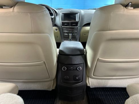 Used 2019 Lincoln MKT AWD image 38