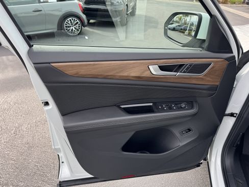 Certified 2024 Volkswagen Atlas SE image 14