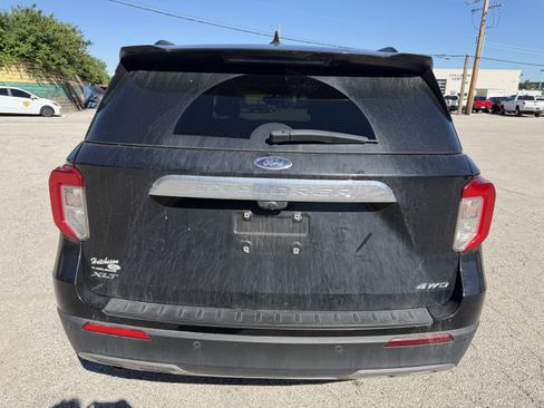 Used 2021 Ford Explorer XLT w/ Equipment Group 202A AWD/4WD image 6