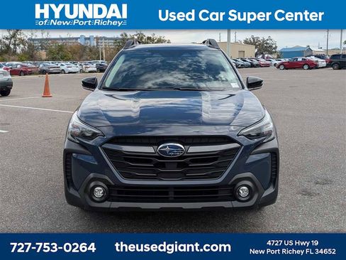 Used 2025 Subaru Outback Premium image 8