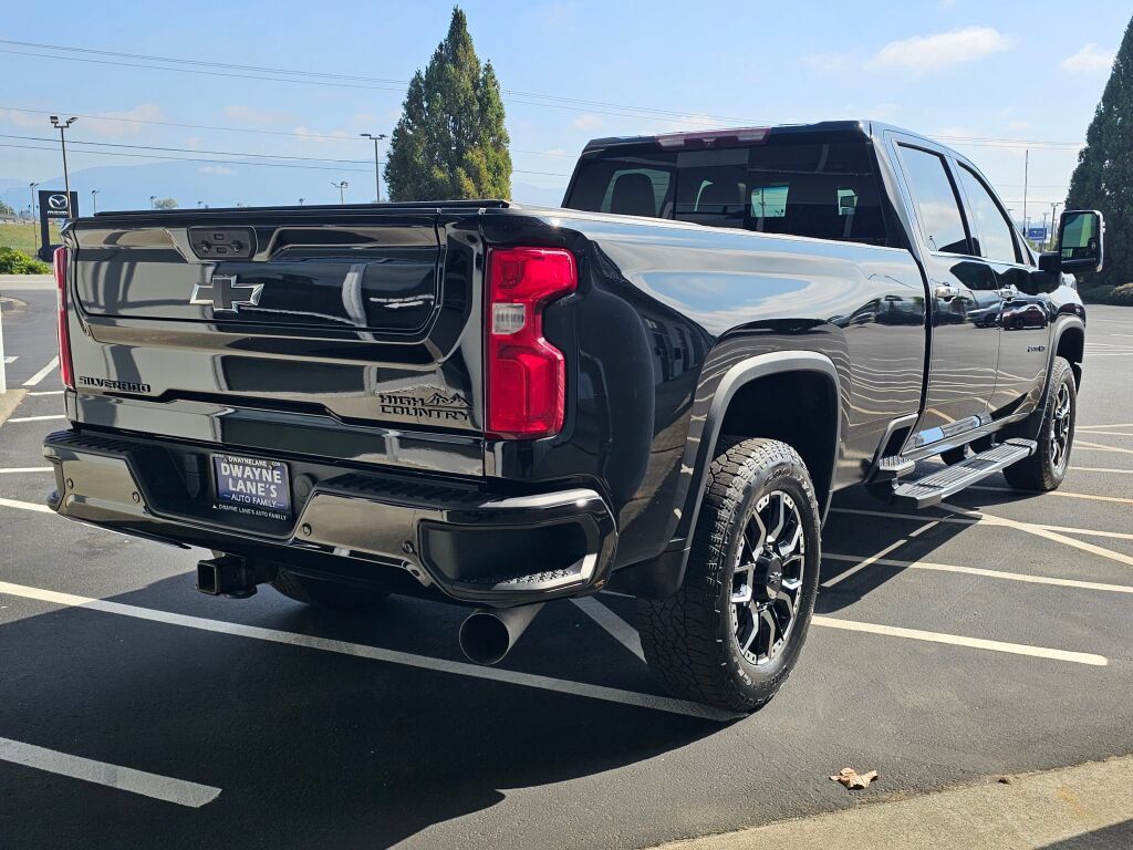 Used 2022 Chevrolet Silverado 2500 High Country w/ Safety Package II AWD/4WD image 5