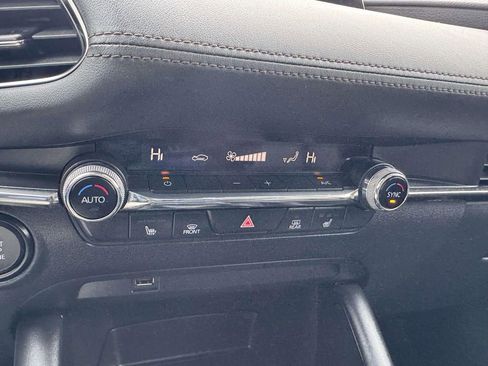 Used 2021 MAZDA MAZDA3 s image 21
