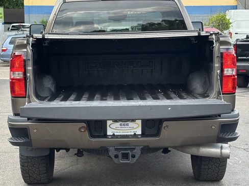 Used 2015 GMC Sierra 2500 Denali w/ Duramax Plus Package AWD/4WD image 9