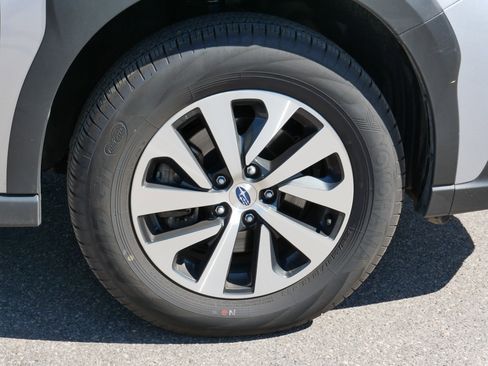 Certified 2025 Subaru Outback Premium AWD/4WD image 15