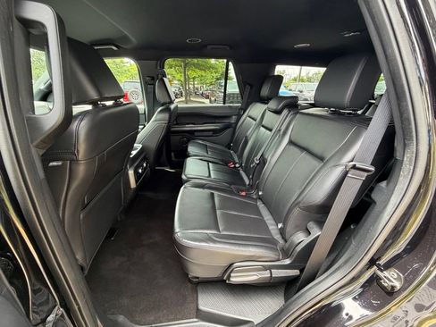 Used 2021 Ford Expedition XLT AWD/4WD image 18