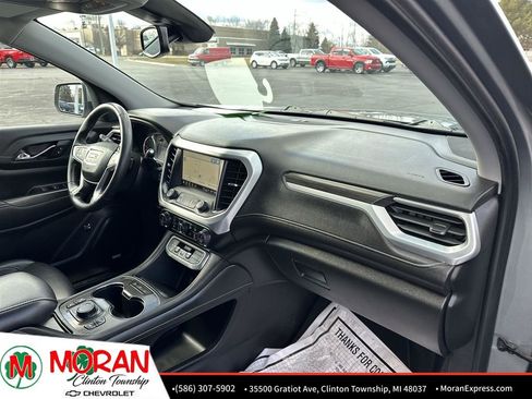 Used 2023 GMC Acadia SLT image 30