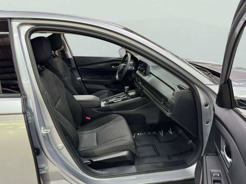 Used 2025 Honda Accord SE image 36