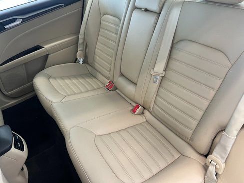 Used 2015 Ford Fusion SE w/ Equipment Group 202A FWD image 31