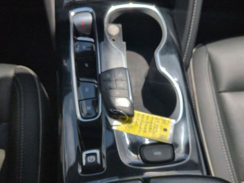 Used 2023 Buick Envision Essence AWD/4WD image 18