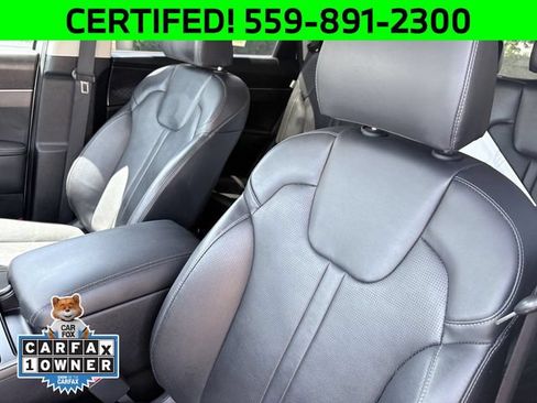 Certified 2025 Kia Sorento EX w/ Panoramic Sunroof Package FWD image 12