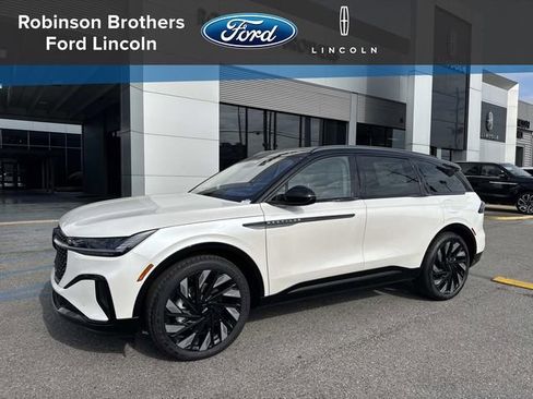 New 2026 Lincoln Nautilus Reserve image 1