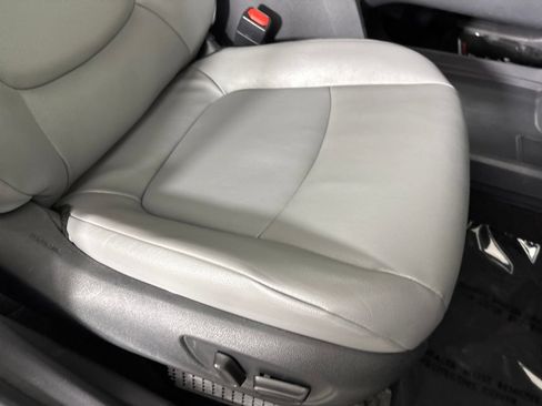 Used 2024 Toyota Sienna XLE FWD image 27