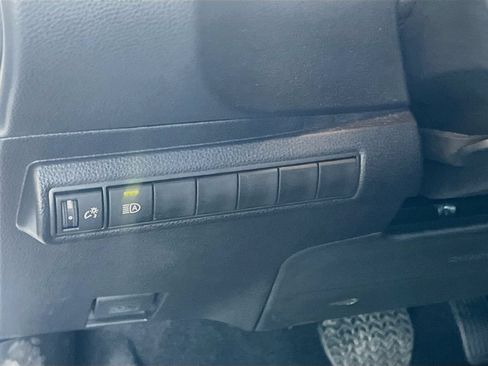 Used 2026 Toyota Corolla LE FWD image 10