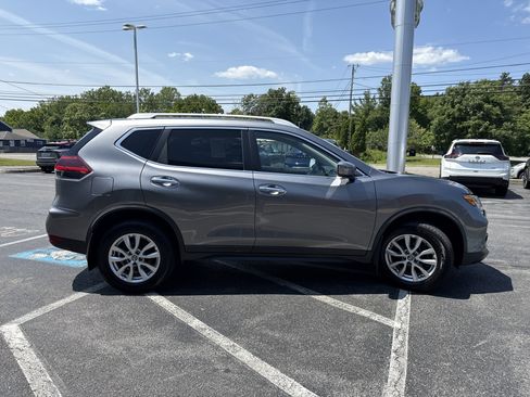 Used 2018 Nissan Rogue SV AWD/4WD image 13