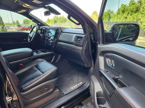 Used 2020 Nissan Titan PRO-4X w/ Pro-4x Convenience Package image 12