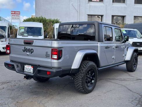 Used 2021 Jeep Gladiator Sport image 14
