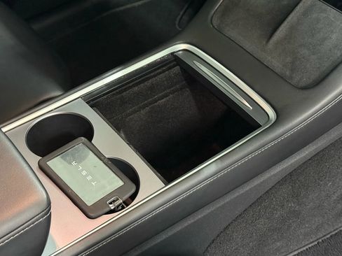 Used 2022 Tesla Model Y Long Range image 29