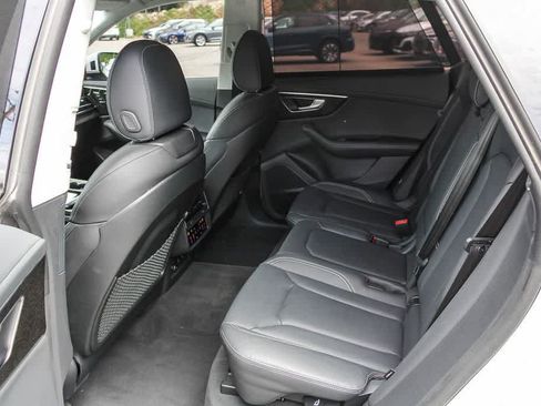 Used 2024 Audi Q8 Prestige w/ Prestige Package AWD/4WD image 17
