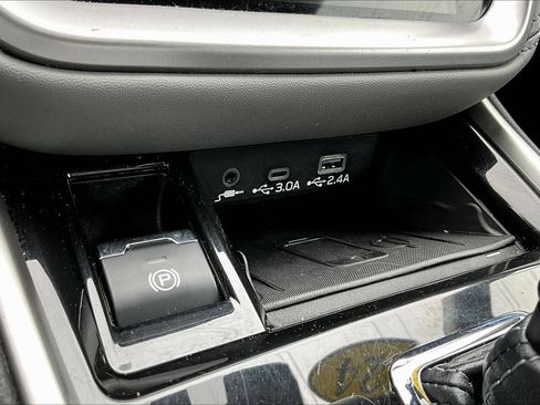 Used 2024 Subaru Legacy Limited AWD/4WD image 16