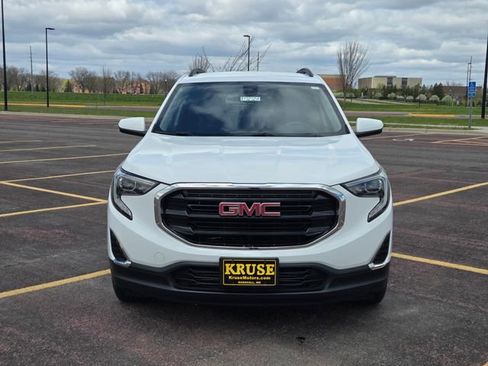 Used 2020 GMC Terrain SLE w/ Driver Convenience Package FWD image 9
