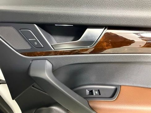 Used 2018 Audi Q5 2.0T Premium Plus w/ Premium Plus Package image 27